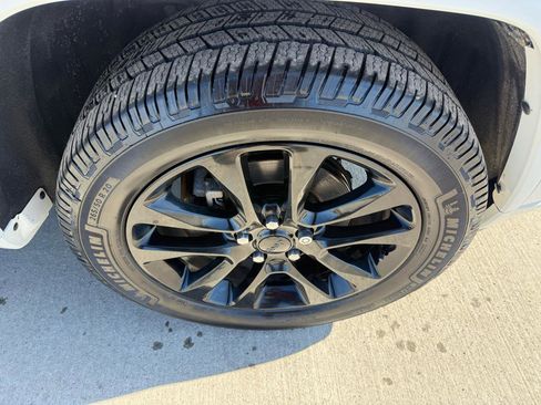 Used 2018 Jeep Grand Cherokee Altitude image 31