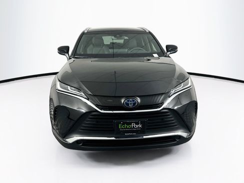Used 2022 Toyota Venza XLE AWD/4WD image 2