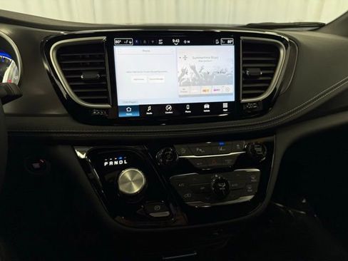 New 2026 Chrysler Pacifica Select w/ S Appearance Package image 19