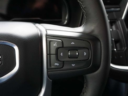 Used 2024 GMC Yukon XL SLE image 26