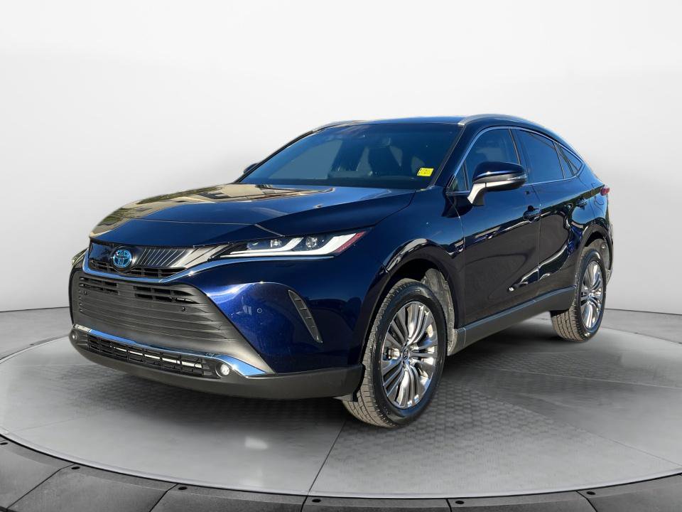 Used 2024 Toyota Venza XLE AWD/4WD image 3
