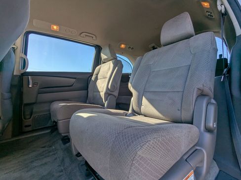 Used 2015 Honda Odyssey LX image 12