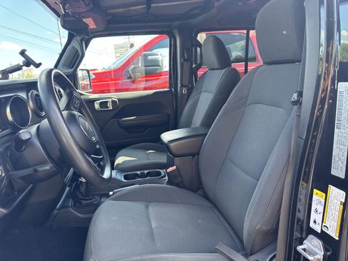 Used 2019 Jeep Wrangler Unlimited Sport image 13
