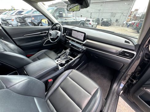 Used 2025 Kia Telluride S FWD image 31