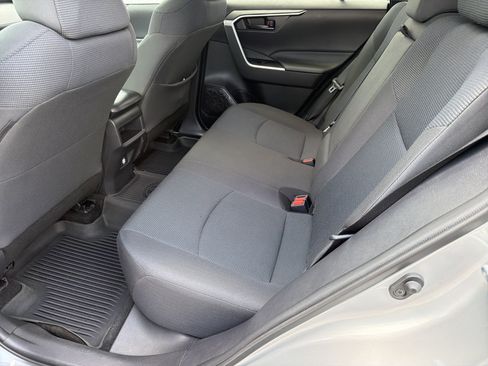 Certified 2021 Toyota RAV4 LE FWD image 31