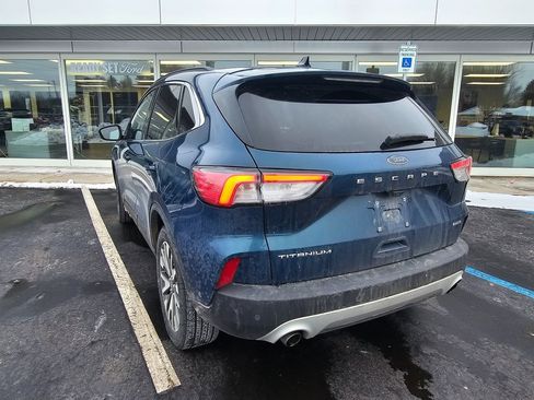 Used 2020 Ford Escape Titanium image 6