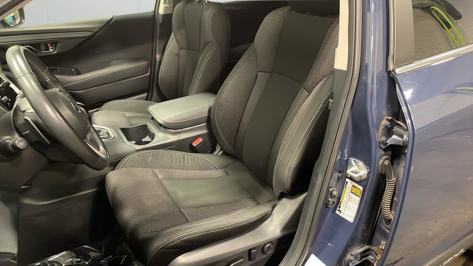 Used 2025 Subaru Outback Premium AWD/4WD image 10
