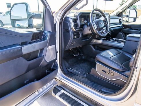 Used 2023 Ford F250 Lariat w/ Chrome Package image 26