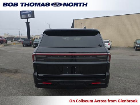New 2026 Lincoln Navigator Reserve w/ Jet Appearance Package AWD/4WD image 5