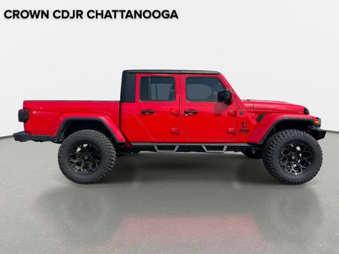 Used 2024 Jeep Gladiator Sport AWD/4WD image 7