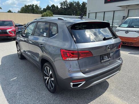 Used 2023 Volkswagen Taos SE image 3