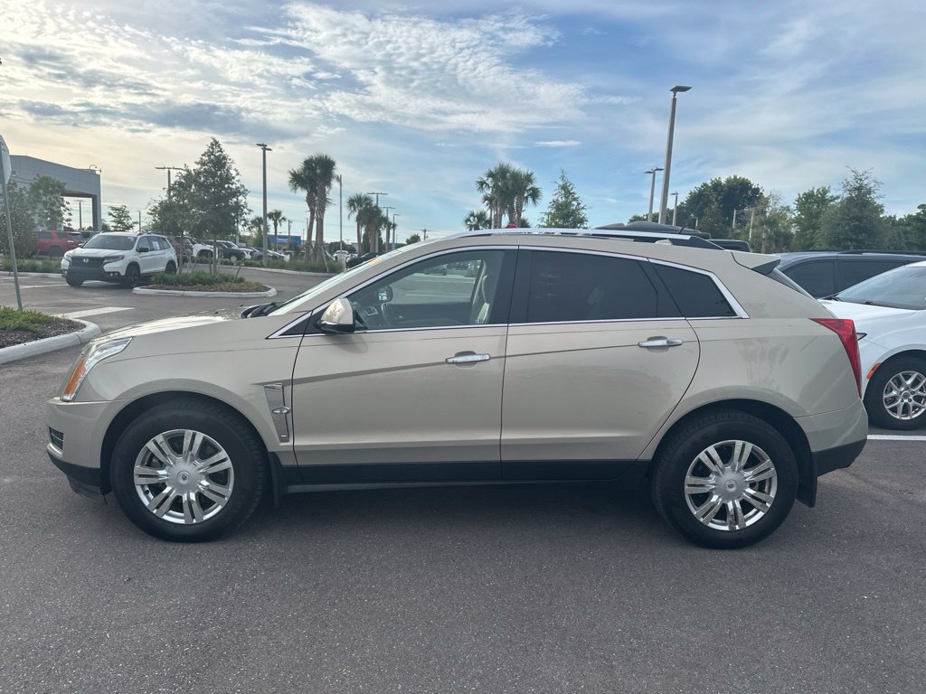Used 2010 Cadillac SRX Luxury FWD image 3