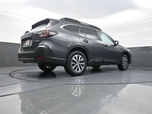 Used 2024 Subaru Outback Premium image 33