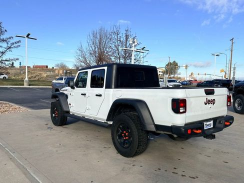 Used 2023 Jeep Gladiator Mojave w/ Cold Weather Group image 10
