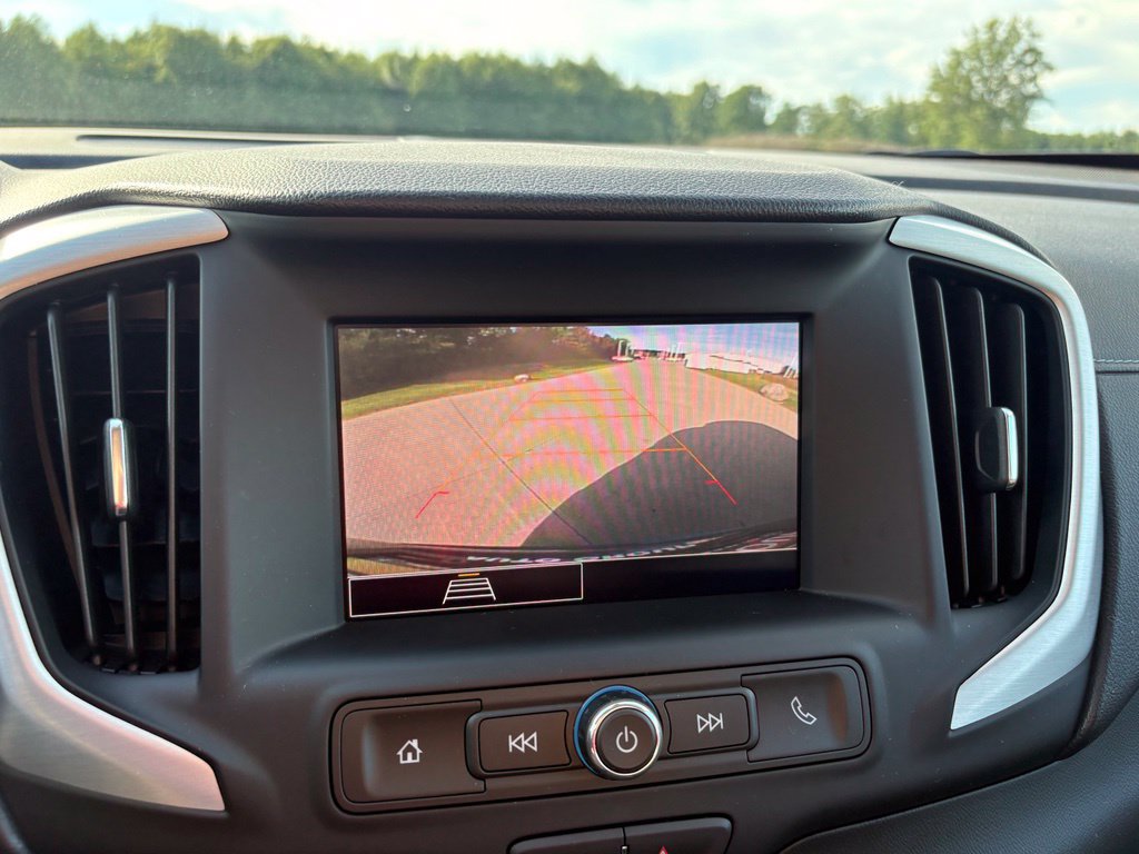 Used 2024 GMC Terrain SLE w/ Driver Convenience Package FWD image 24