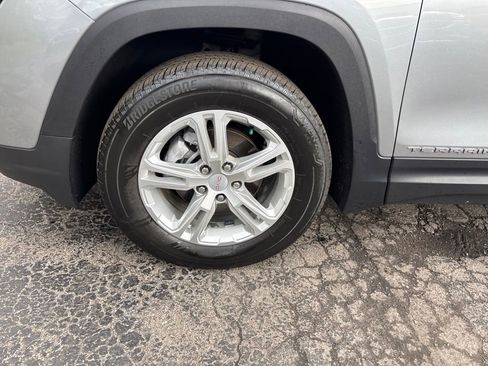 Used 2023 GMC Terrain SLE w/ Driver Convenience Package AWD/4WD image 5