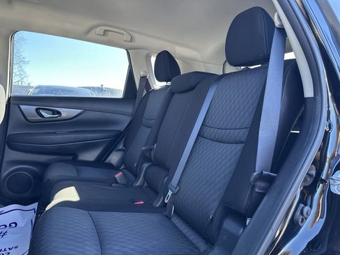 Used 2019 Nissan Rogue SV image 9