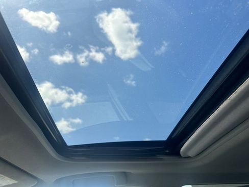 Used 2013 Toyota Camry XLE w/ Preferred Accessory Pkg FWD image 19