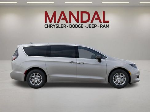 New 2026 Chrysler Voyager LX FWD image 21