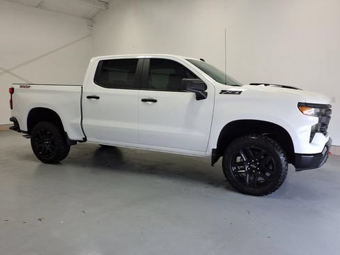 Used 2025 Chevrolet Silverado 1500 Custom Trail Boss AWD/4WD image 2