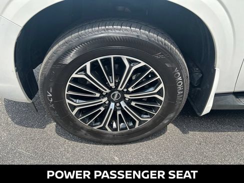 Certified 2025 Nissan Armada Platinum RWD image 11