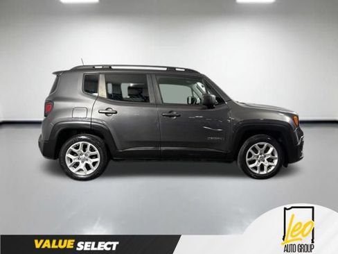 Used 2018 Jeep Renegade Latitude w/ Popular Equipment Group FWD image 6
