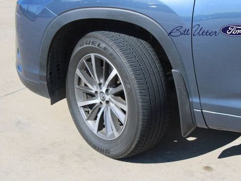 Used 2018 Toyota Highlander XLE image 9