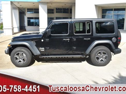 Used 2018 Jeep Wrangler Unlimited Sport S image 6