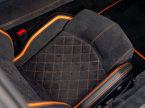 Used 2018 Lamborghini Aventador S image 23