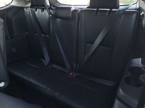 Certified 2023 Toyota Highlander XLE image 12