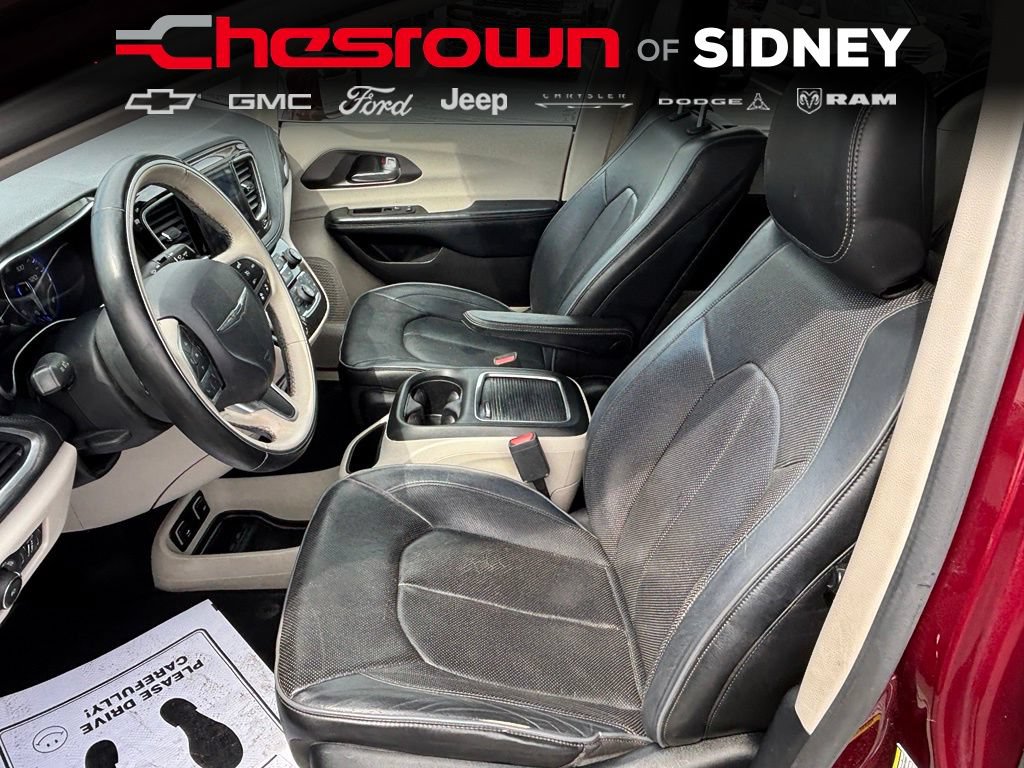 Used 2017 Chrysler Pacifica Limited w/ UConnect Theater Package FWD image 25