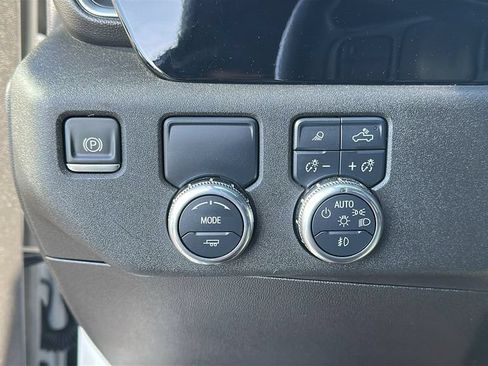 Used 2025 GMC Sierra 1500 SLT RWD image 22