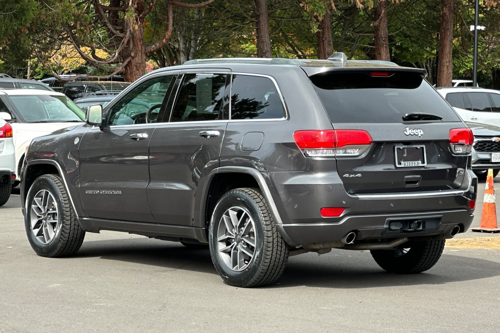 Used 2019 Jeep Grand Cherokee Overland AWD/4WD image 6
