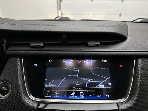 Used 2017 Cadillac XT5 Luxury image 36