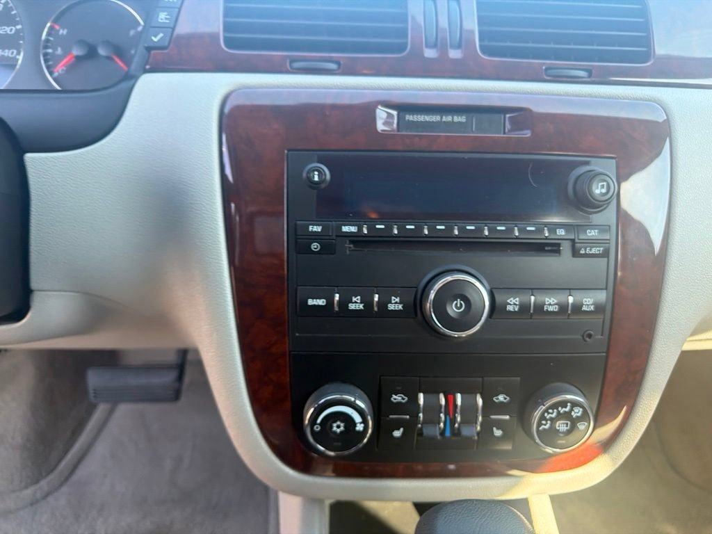 Used 2009 Chevrolet Impala LTZ FWD image 19