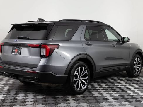 Used 2025 Ford Explorer ST-Line w/ Premium Package RWD image 7
