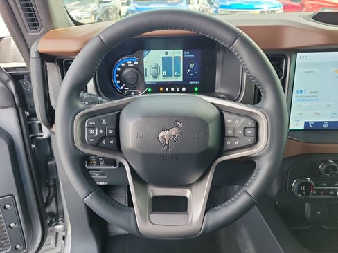 Certified 2024 Ford Bronco Outer Banks AWD/4WD image 23