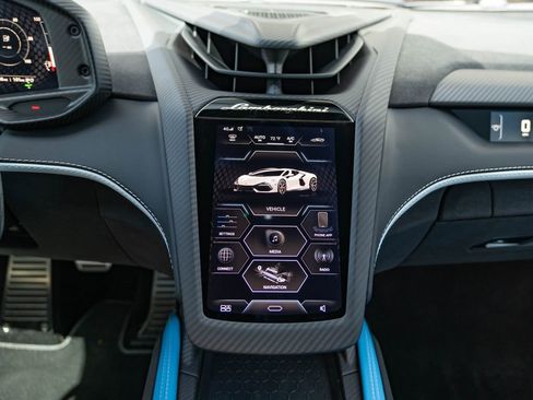 Used 2025 Lamborghini Revuelto AWD/4WD image 17