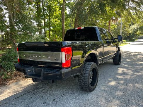 Used 2019 Ford F250 Platinum w/ Platinum Ultimate Package AWD/4WD image 3