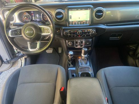Used 2022 Jeep Wrangler Unlimited Sahara AWD/4WD image 22