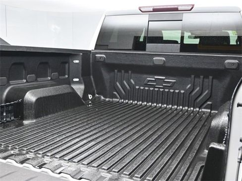 Used 2024 Chevrolet Silverado 1500 RST w/ Convenience Package II image 9