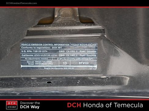 Used 2024 Nissan Titan SV w/ SV Convenience Package image 23