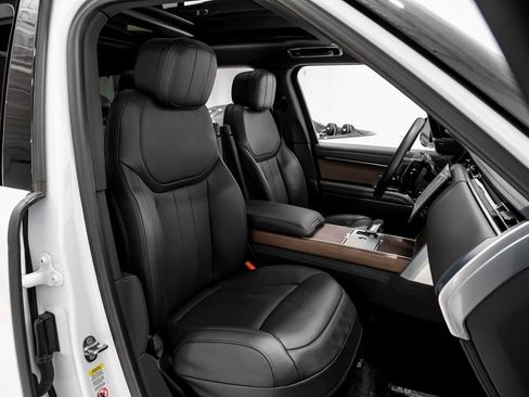 Used 2024 Land Rover Range Rover SE image 28