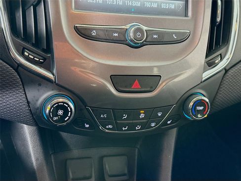 Used 2017 Chevrolet Cruze LT w/ Convenience Package image 9