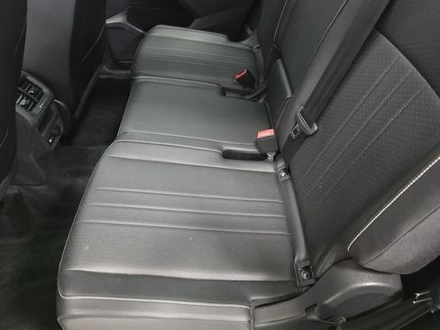 Used 2023 Volkswagen Tiguan SE FWD image 30
