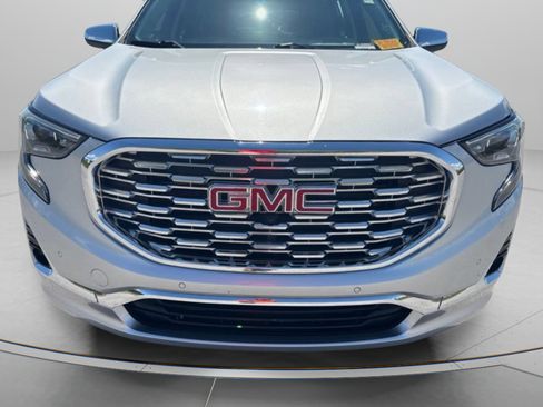 Used 2018 GMC Terrain Denali w/ Advanced Safety Package FWD image 5