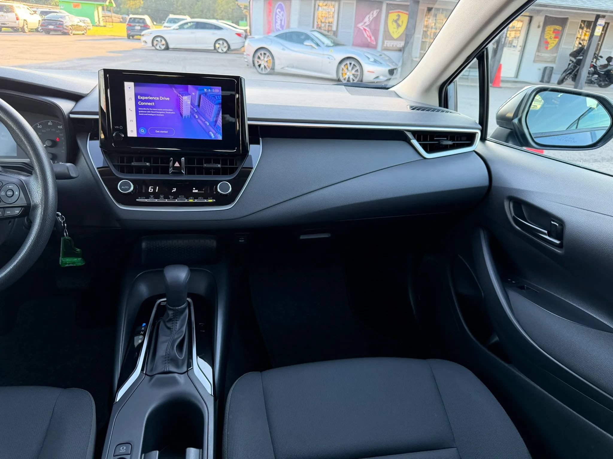 Used 2025 Toyota Corolla LE FWD image 27