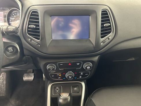 Used 2019 Jeep Compass Latitude image 22