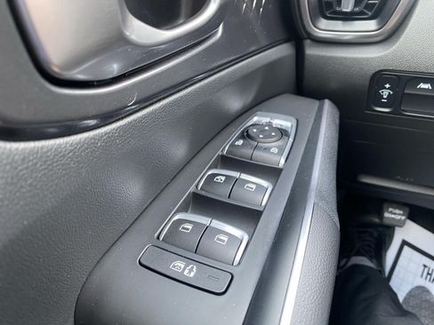 Used 2023 Kia Sorento LX AWD/4WD image 31