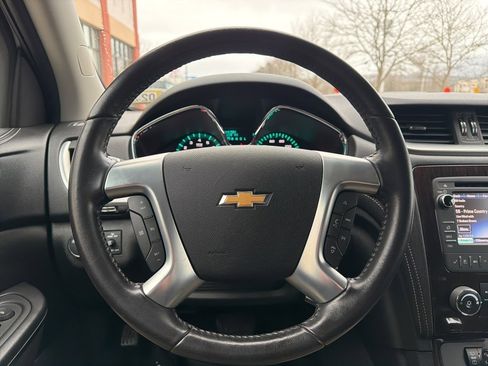 Used 2015 Chevrolet Traverse LT image 25